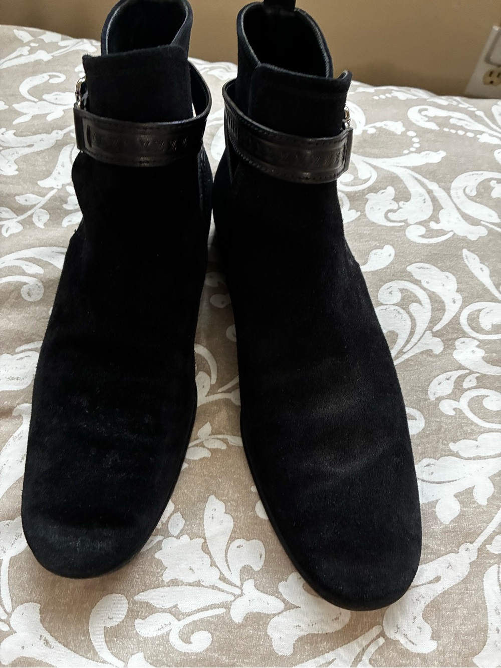 Men’s Louis Vuitton Suede Ankle Boots
